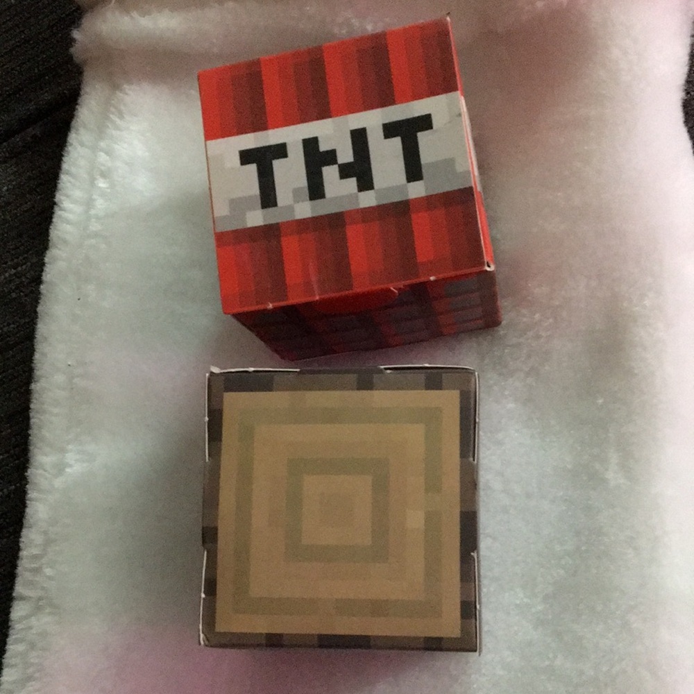 Minecraft TNT and Wood Block Set